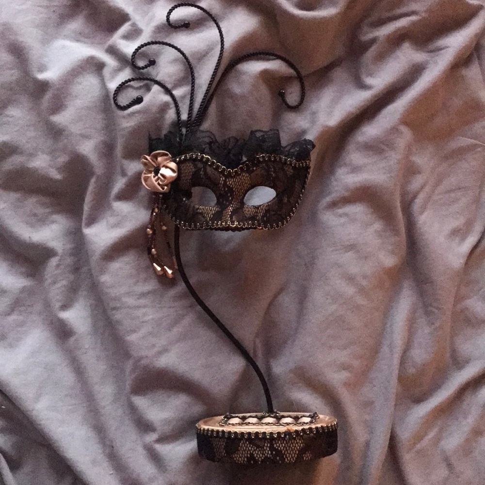 Jewelry holder